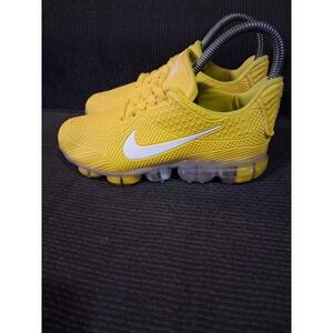 Nike Shoes Youth 3Y Air Vapormax Flyknit Moc 2 University Gold Black AJ6599-700